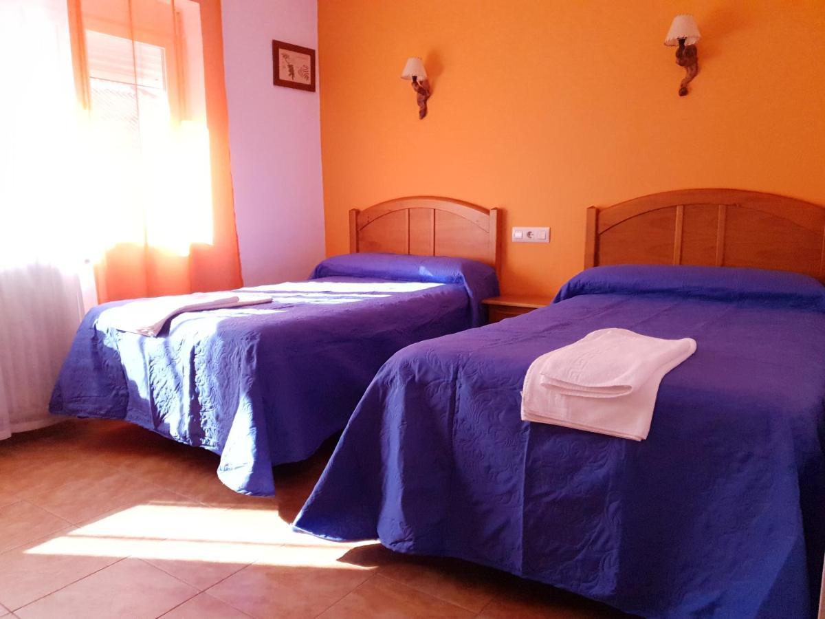 Riópar Hostal Rio Mundo מראה חיצוני תמונה