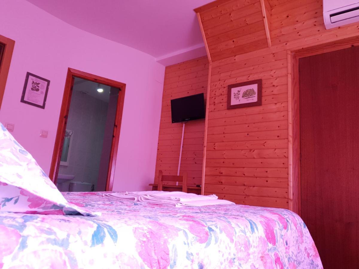 Riópar Hostal Rio Mundo מראה חיצוני תמונה