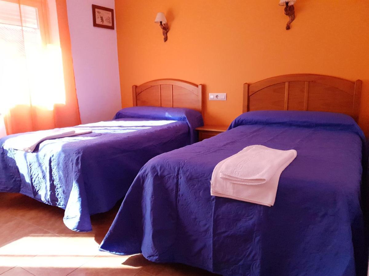 Riópar Hostal Rio Mundo מראה חיצוני תמונה