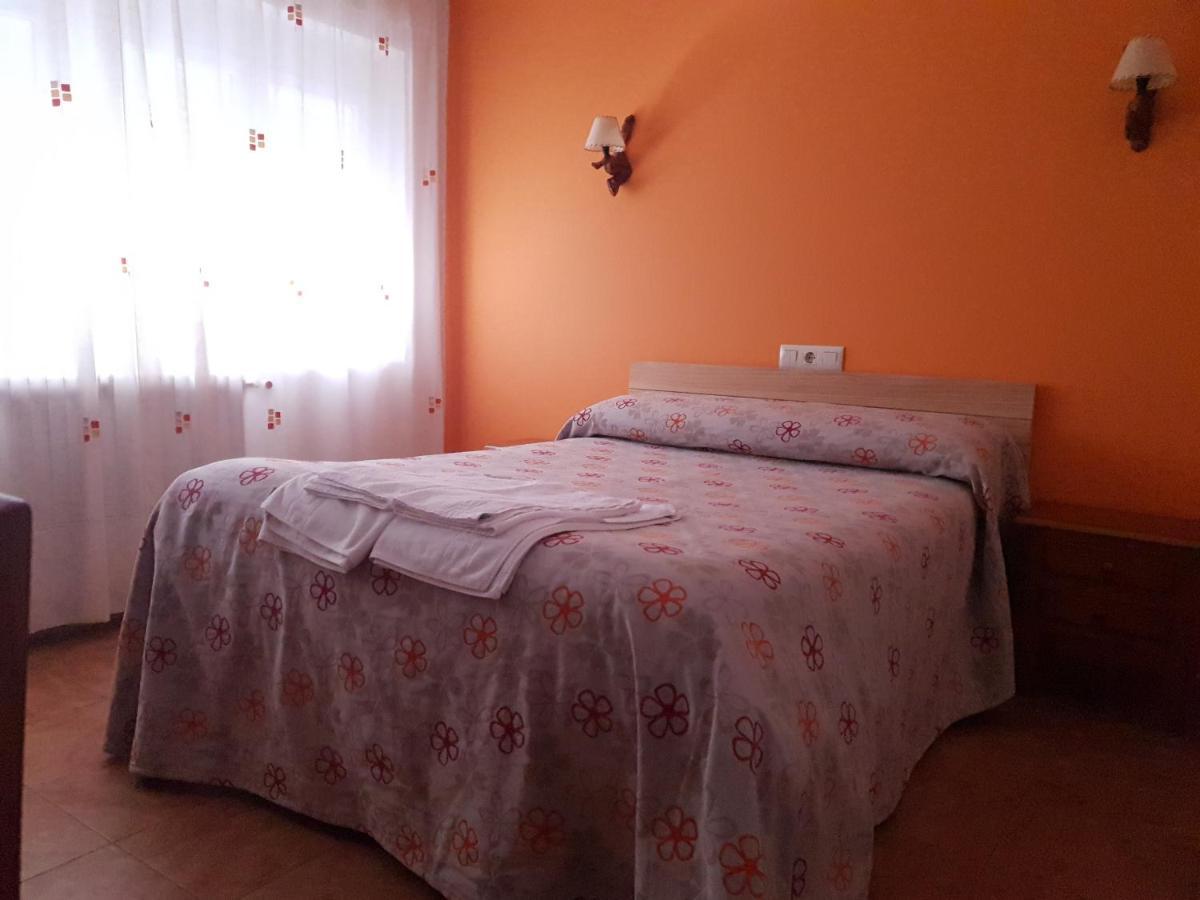 Riópar Hostal Rio Mundo מראה חיצוני תמונה