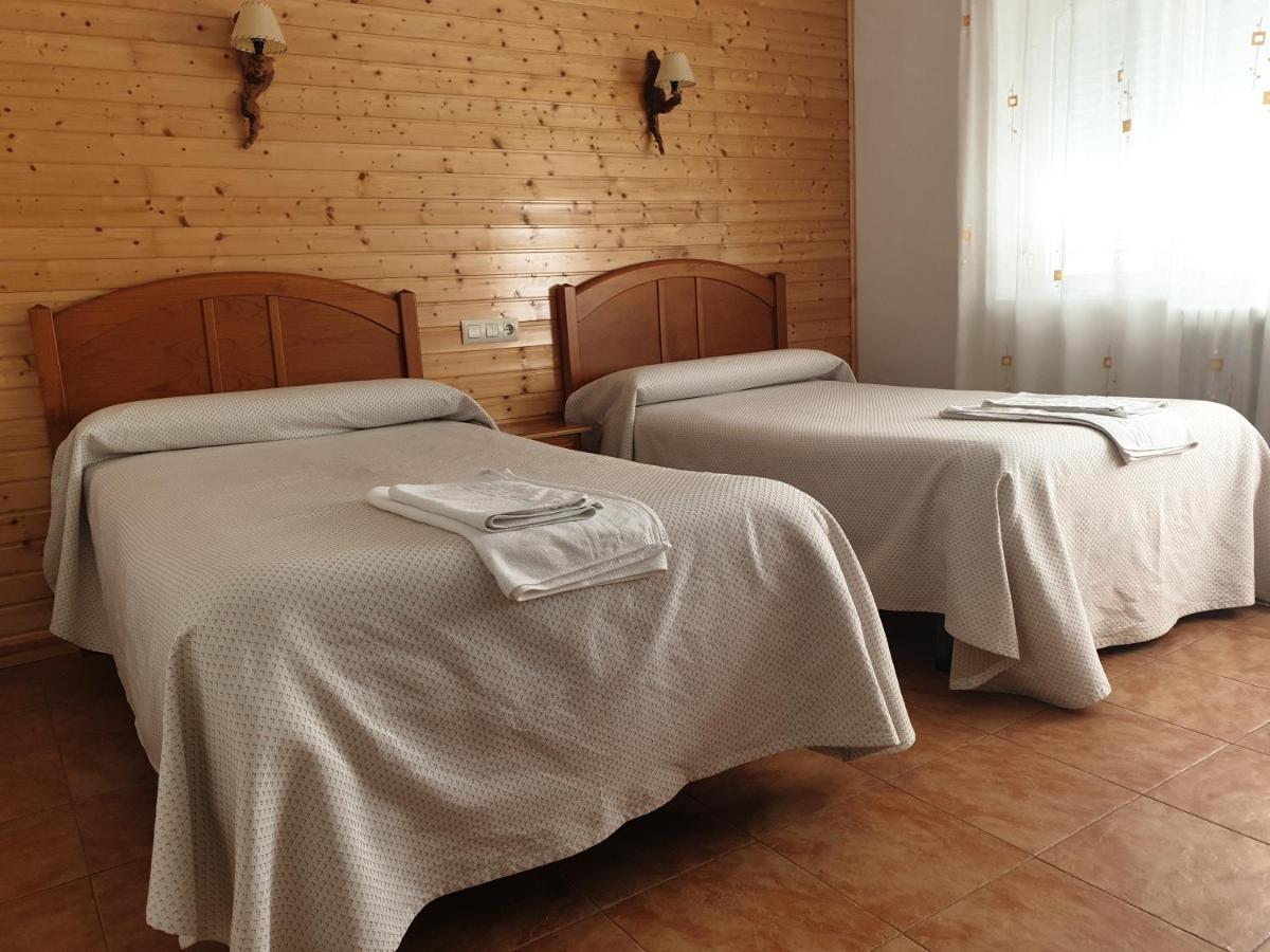 Riópar Hostal Rio Mundo מראה חיצוני תמונה